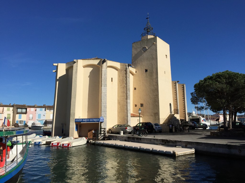 De kerk van Port Grimaud