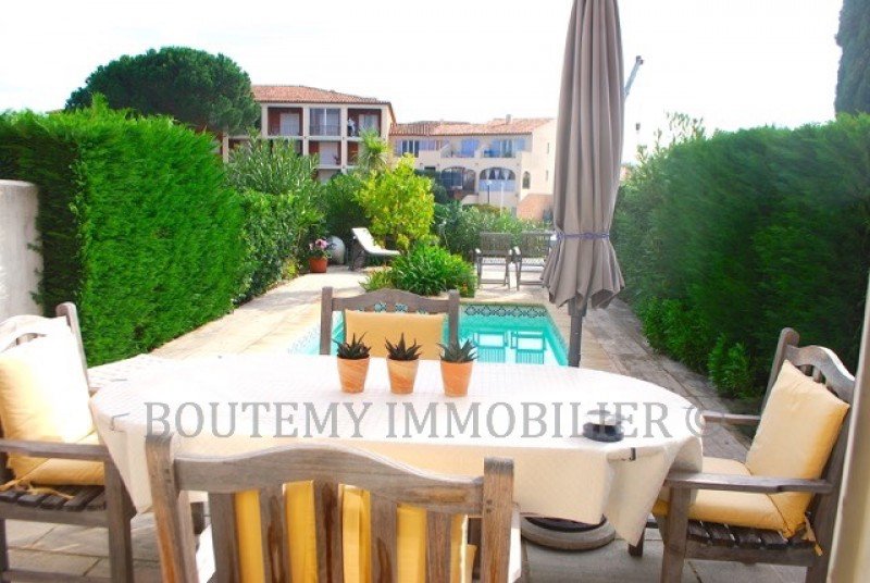 House with a swimming-pool in Port Grimaud South: for rent exclusively through our agency